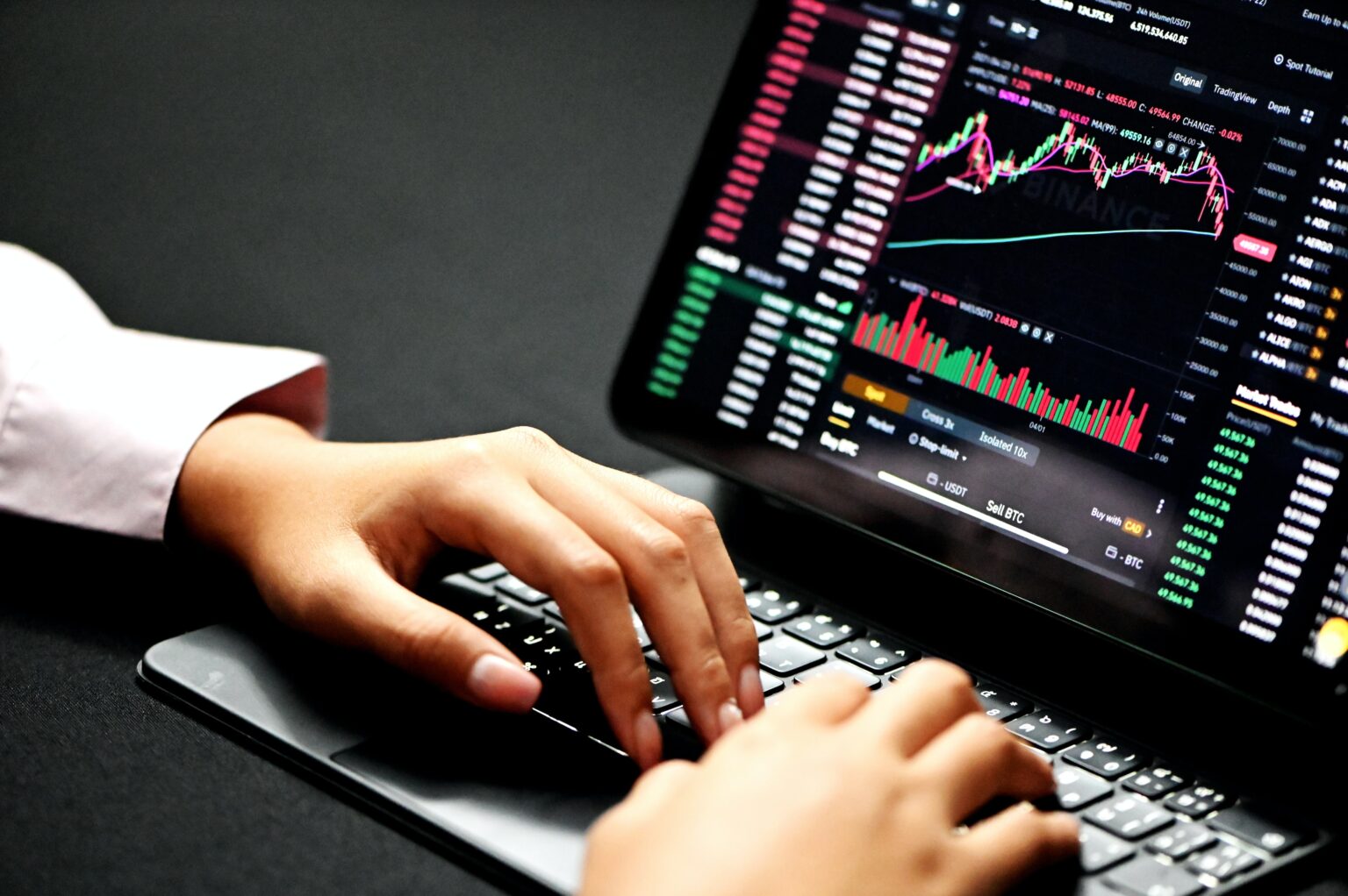 Should Retirees Get Out of the Stock Market? A Complete Guide for Savvy Investors