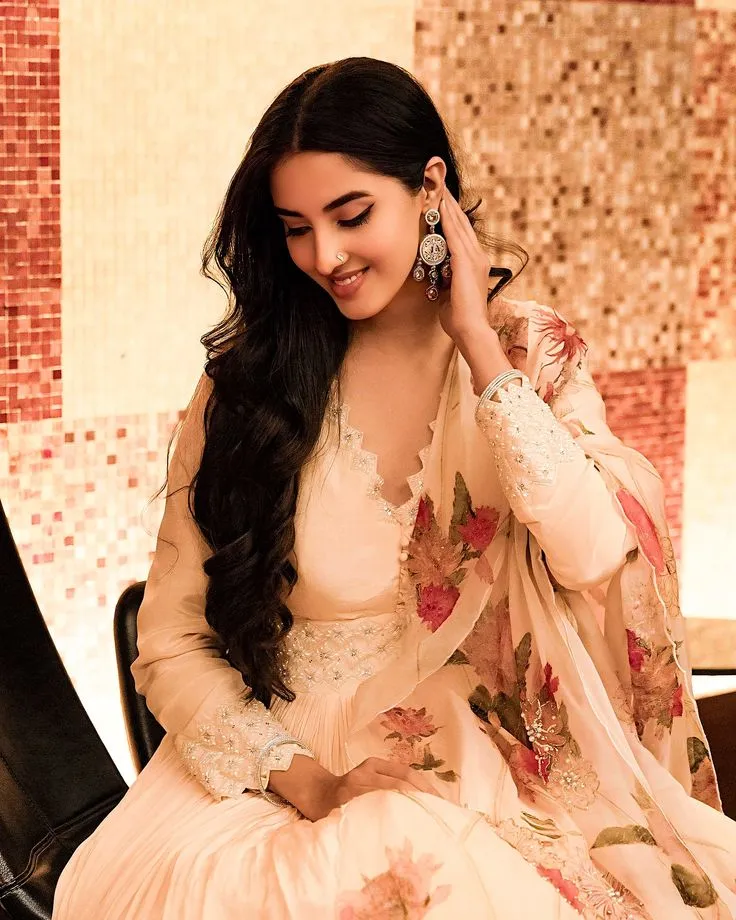 Simrat Kaur Randhawa